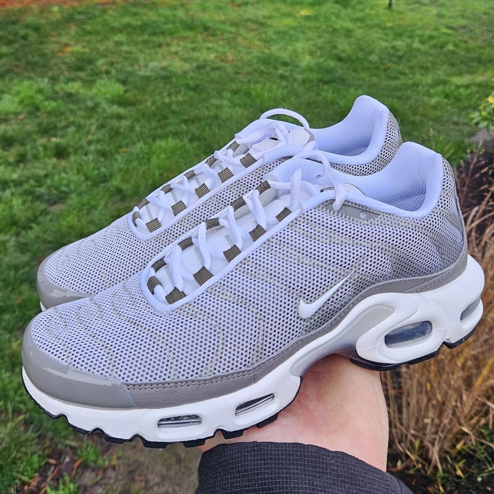 New women's Nike Air Max Plus